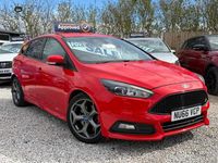 Used Ford Focus ST 185 HP (136 kW) 2016 Red Hatchback