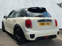 Used Mini Cooper Hatch 134 HP (98 kW) 2019 White Hatchback