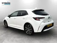 Used Toyota Corolla Design 122 HP (89 kW) 2021 Pure white Hatchback