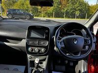 Used Renault Clio IV Dynamique 90 HP (66 kW) 2018 Hatchback