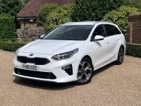 Used Kia Ceed 2019 White Hatchback