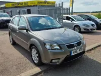 Used Kia Rio 2010 Silver Hatchback
