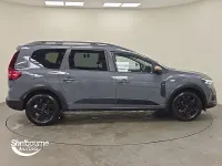 Used Dacia Jogger Extreme 141 HP (103 kW) 2025 Grey MPV