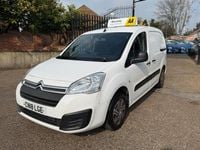 Used Citroën Berlingo 75 HP (55 kW) 2018 White MPV