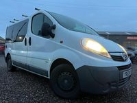 Second-hand Vauxhall Vivaro 90 CP (66 kW) 2012 Alb Monovolum