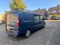 Usado Renault Trafic 2017 Azul Monovolume