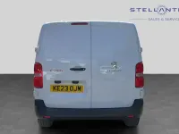 Used Peugeot Expert Premium 142 HP (104 kW) 2023 White Van