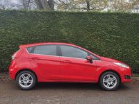 Usado Ford Fiesta Zetec 2014 Vermelho Citadino