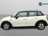 Używany Mini Cooper Classic 136 KM (100 kW) 2019 Biały Hatchback
