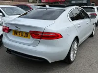 Używany Jaguar XE Portfolio 2017 Biały Sedan/Limuzyna