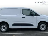 Usado Citroën Berlingo 129 HP (94 kW) 2025 Branco Monovolume