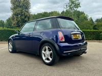 Begagnad Mini Cooper Hatch 116 HK (85 kW) 2005 Lila Halvkombi