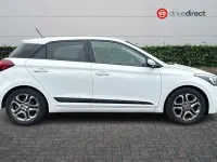 Used Hyundai i20 Premium 84 HP (61 kW) 2018 White Hatchback