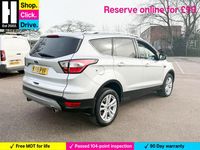 Usado Ford Kuga Zetec 120 HP (88 kW) 2019 Prateado SUV