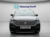 Begagnad VW Tiguan R-line 242 HK (177 kW) 2023 Svart SUV