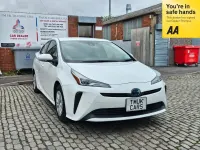 Used Toyota Prius 122 HP (89 kW) 2020 White Hatchback