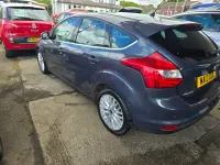 Usado Ford Focus Zetec 2013 Gris Utilitario