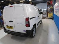 Used Toyota Proace 101 HP (74 kW) 2022 White MPV