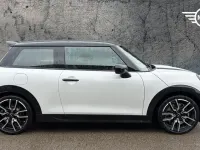 Gebraucht Mini Cooper Hatch 113 kW (154 PS) 2026 Weiß Kleinwagen