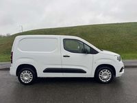 Used Vauxhall Combo Sportive 100 HP (73 kW) 2022 White MPV