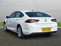 Second-hand Vauxhall Insignia 2020 Alb Hatchback