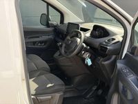 Used Peugeot Partner Premium 131 HP (96 kW) 2022 White MPV