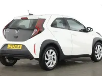 Used Toyota Aygo X X-pure 72 HP (52 kW) 2022 White SUV