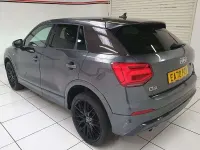Begagnad Audi Q2 Black Edition 116 HK (85 kW) 2020 Grå SUV
