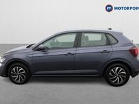 Begagnad VW Polo Life 2024 Grå Halvkombi