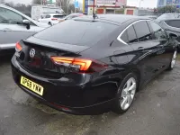 Begagnad Vauxhall Insignia SRi 165 HK (121 kW) 2019 Svart Halvkombi