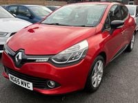 Used Renault Clio IV Dynamique 75 HP (55 kW) 2015 Red Hatchback