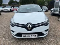 Used Renault Clio Iconic 75 HP (55 kW) 2018 White Hatchback