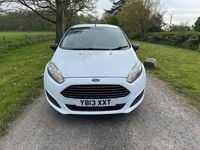 Usado Ford Fiesta 95 HP (69 kW) 2013 Branco Van