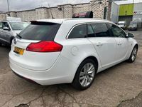 Used Vauxhall Insignia SRi 2013 White Estate