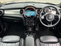 Usado Mini Cooper Exclusive 134 HP (98 kW) 2022 Preto Citadino