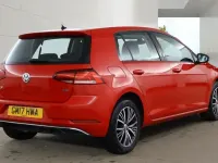 Used VW Golf VII SE 125 HP (91 kW) 2017 Red Hatchback