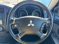 Used Mitsubishi Shogun Warrior 200 HP (147 kW) 2010 White SUV