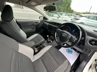 Used Toyota Auris 112 HP (82 kW) 2015 White Estate