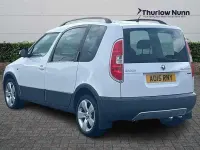 Usado Skoda Roomster Scout 90 HP (66 kW) 2015 Branco Monovolume