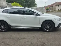 Used Volvo V40 Pro 2017 White Hatchback