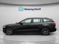 Used Volvo V60 Momentum 197 HP (144 kW) 2022 Black Estate