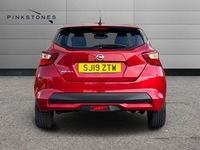 Używany Nissan Micra Acenta 90 KM (66 kW) 2019 Czerwony Hatchback