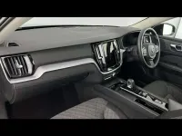 Usado Volvo V60 Core 2023 Preto Carrinha