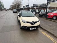Used Renault Captur Dynamique 90 HP (66 kW) 2013 Cream SUV