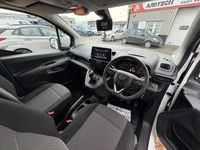 Used Vauxhall Combo Sportive 100 HP (73 kW) 2020 White MPV