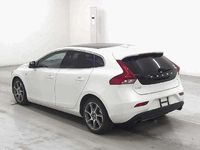 Used Volvo V40 2015 White Hatchback