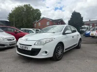 Used Renault Mégane 99 HP (72 kW) 2012 White Hatchback