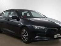 Used Vauxhall Insignia Design Edition 110 HP (80 kW) 2019 Blue Hatchback