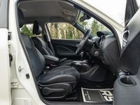 Used Nissan Juke 113 HP (83 kW) 2019 White SUV