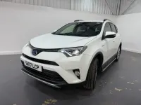 Used Toyota RAV4 197 HP (144 kW) 2017 White SUV